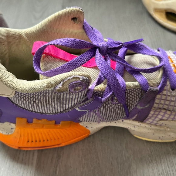 Nike LeBron Witness 7 Low Action Grape Vivid Orange Size 7Y - Picture 5 of 8